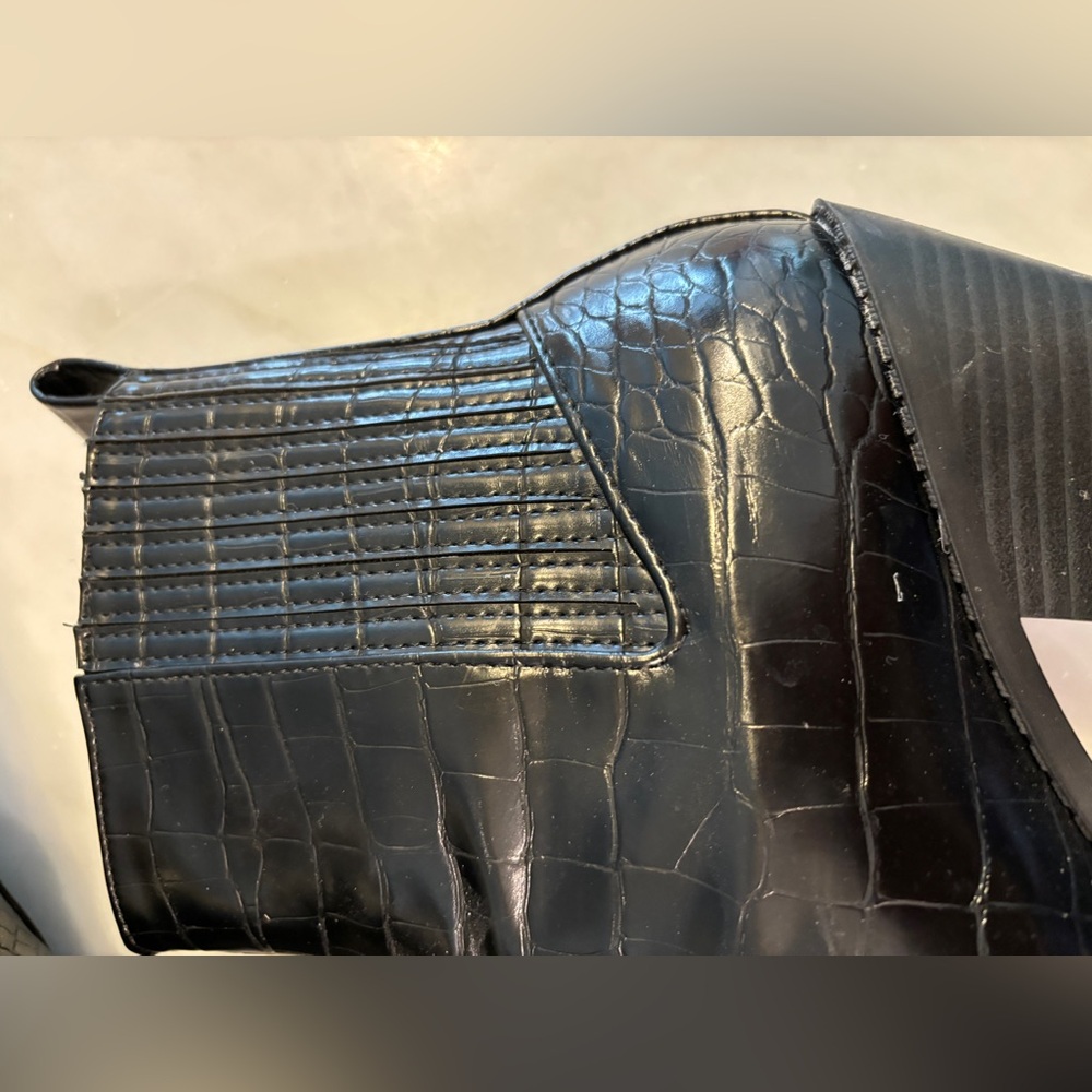 EUC Zara Black Faux Croc Embossed Square-Toed Ankle Boots Size 40/9 - Picture 4 of 8